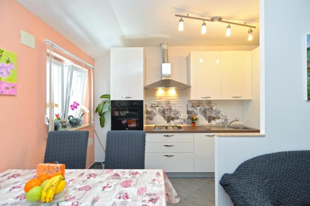 Apartman Eda Pula Zewnętrze zdjęcie