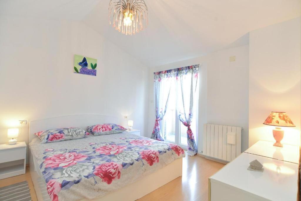 Apartman Eda Pula Zewnętrze zdjęcie