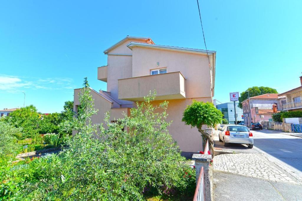 Apartman Eda Pula Zewnętrze zdjęcie