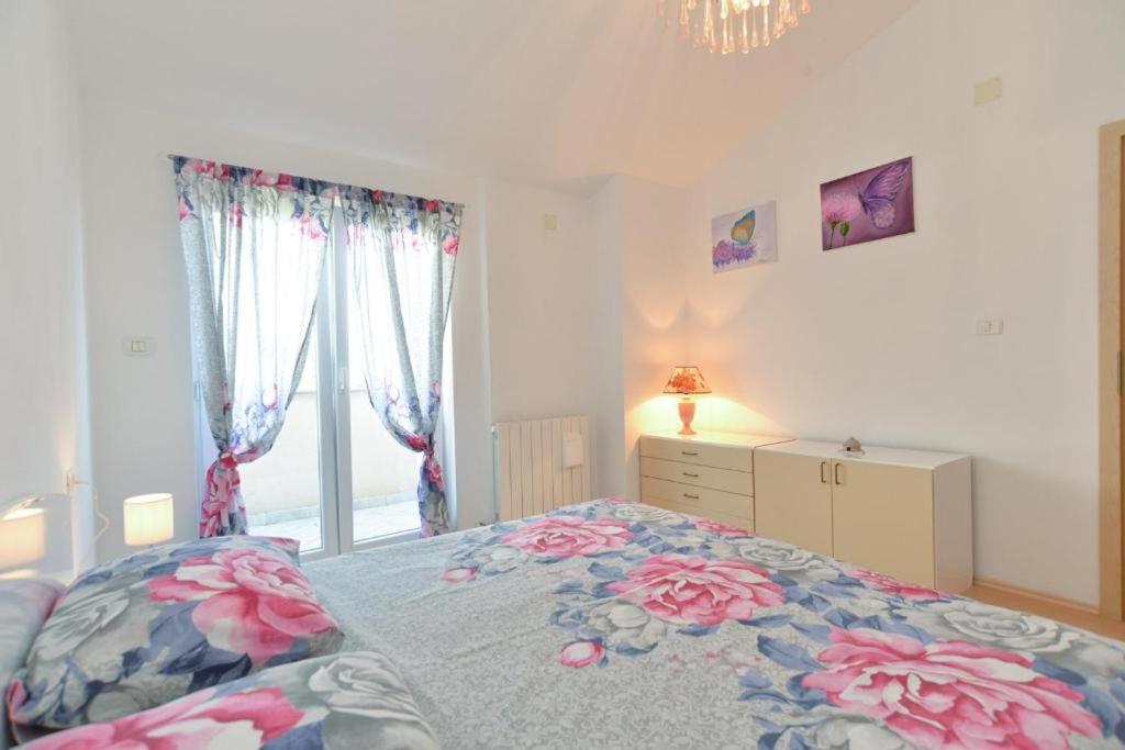 Apartman Eda Pula Zewnętrze zdjęcie