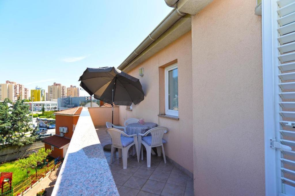 Apartman Eda Pula Zewnętrze zdjęcie