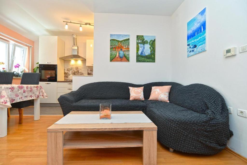 Apartman Eda Pula Zewnętrze zdjęcie