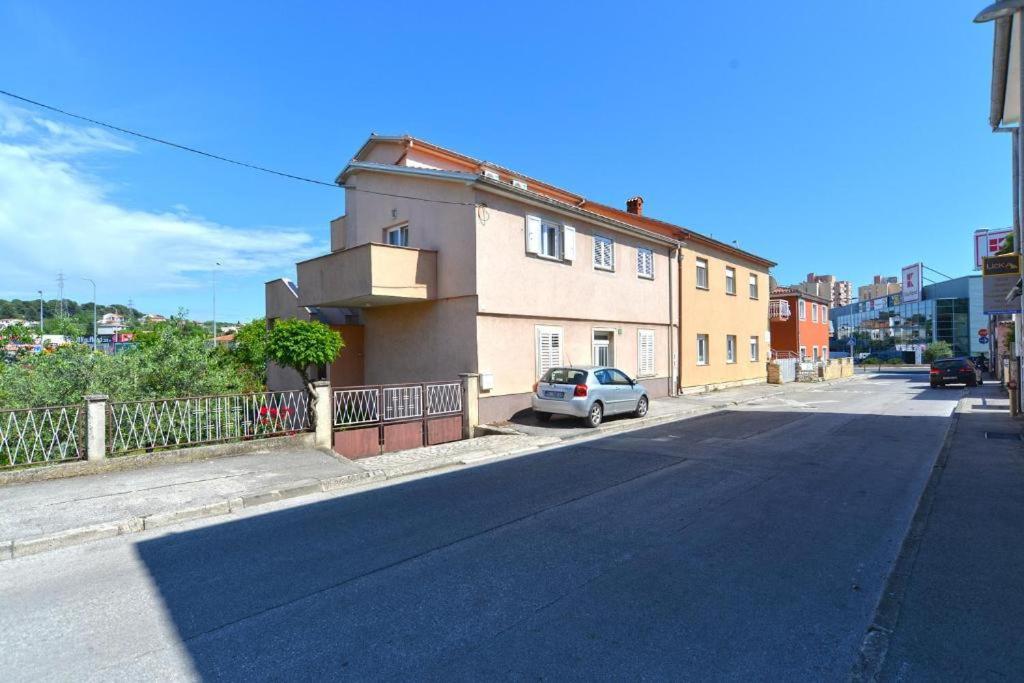 Apartman Eda Pula Zewnętrze zdjęcie