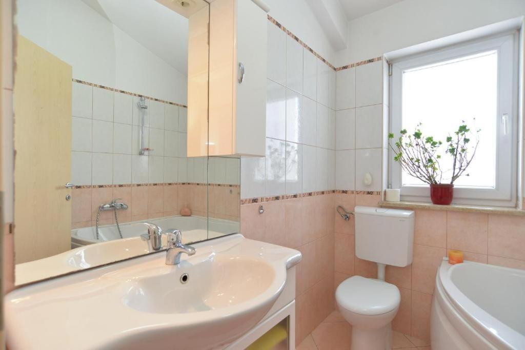 Apartman Eda Pula Zewnętrze zdjęcie